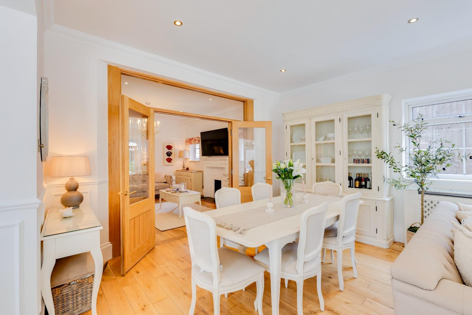 18 Queen Anne Square, Cardiff, CF10 3ED